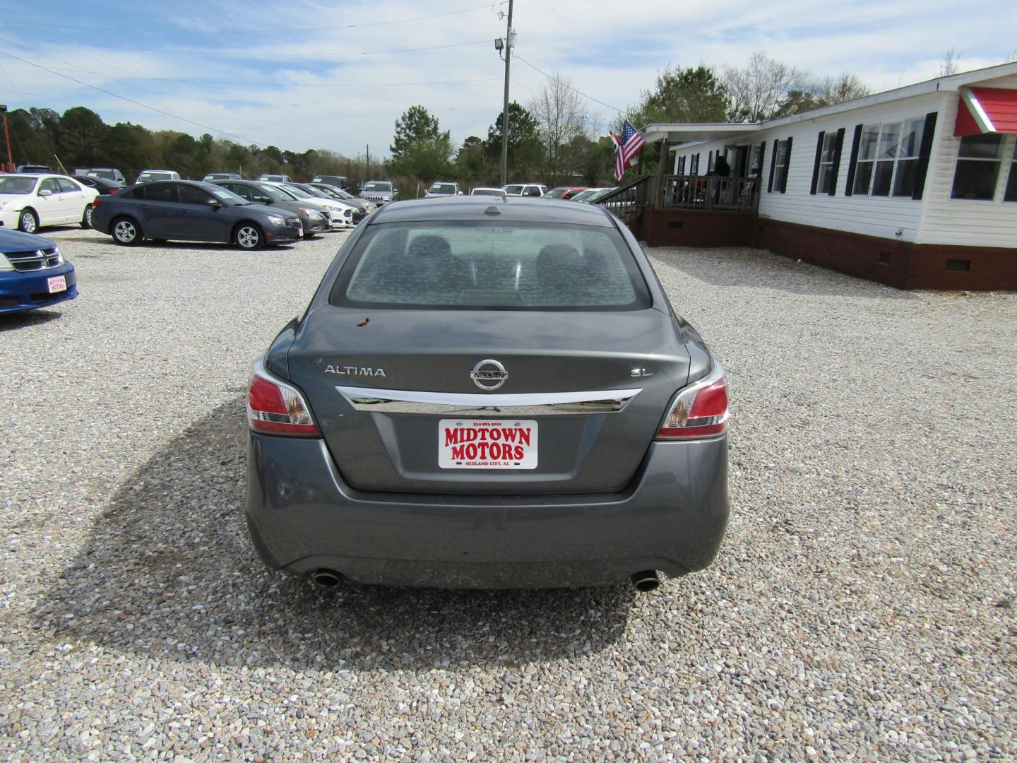 2015 Gray Nissan Altima 2.5 S (1N4AL3AP6FC) with an 2.5L L4 DOHC 16V engine, Automatic transmission, located at 15016 S Hwy 231, Midland City, AL, 36350, (334) 983-3001, 31.306210, -85.495277 - Photo#6